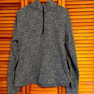 Avia Women’s  Athletic Navy and white pull over sz M